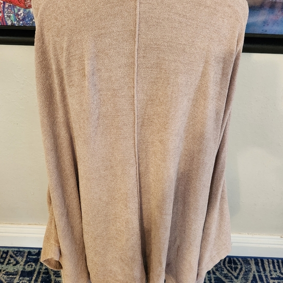 BAREFOOT DREAMS Kimono Cardigan ONE SIZE PLUS (worn 1x) - Picture 7 of 11